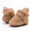 Jesienne i zimowe nowe buciki dla niemowląt Miękkie dno Buciki dla maluchów Aksamit koralowy Nie spadają Ciepłe buty Buciki dla niemowląt