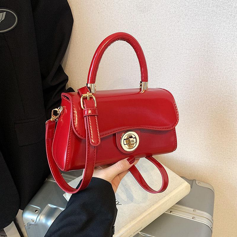 Retro Small Bag Women's New Versatile Shoulder Messenger Bag Women's Fashion Portable Small Square Bag