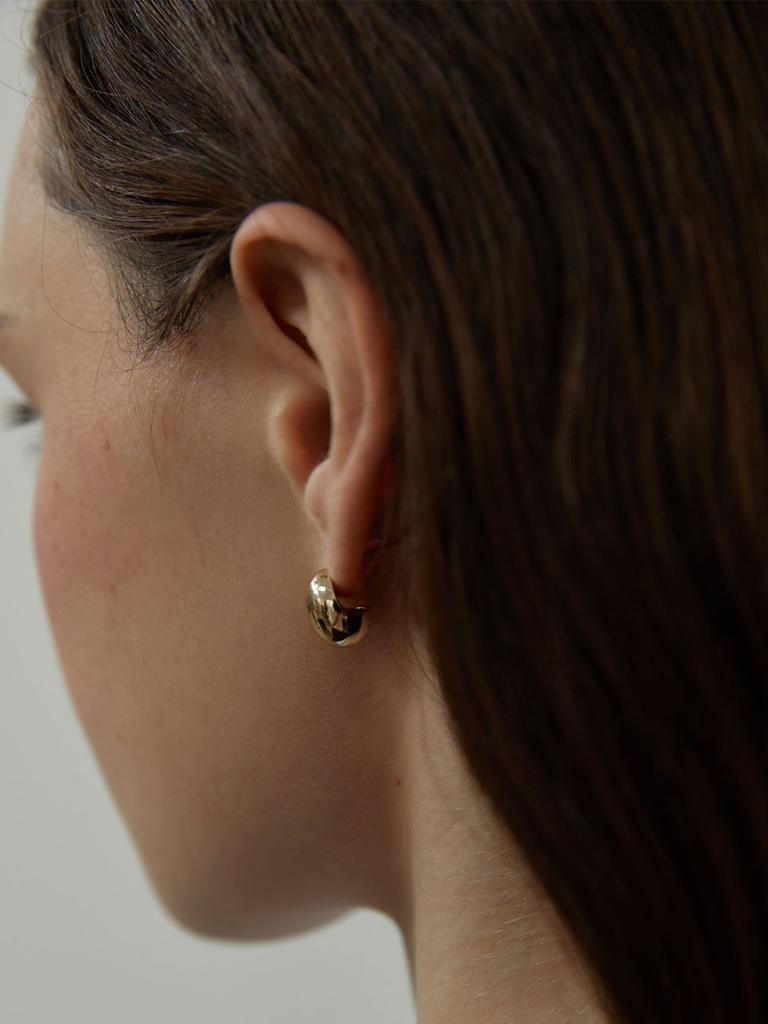 Love Me Monster Minimal Egg Earrings (L243Mer050)