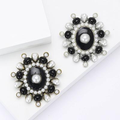 Creative Vintage Alloy Pearl Medal Brooch Exquisite Versatile Ladies Suit Cardigan Corsage Accessories Pin
