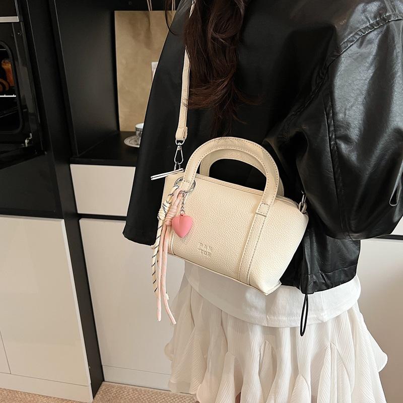 Textured Bucket Bag 2025 New Large-capacity Portable Shoulder Bag Niche Design Lychee Pattern Retro Messenger Bag
