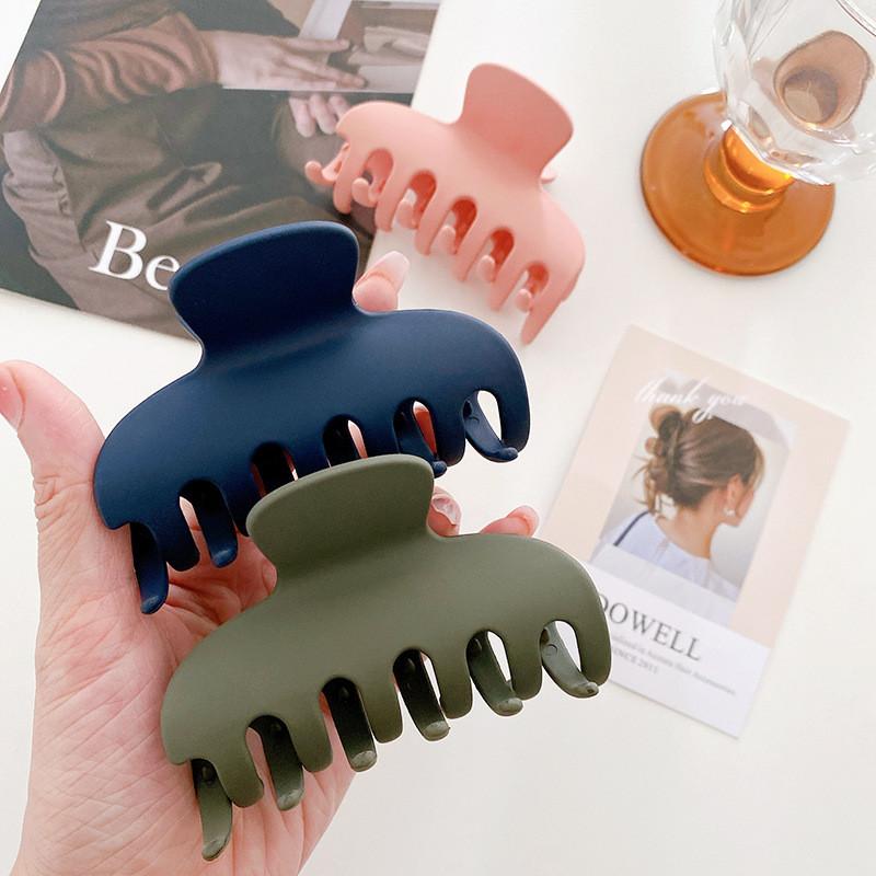 Chic Macaron Color Medium Hair Claw Clip Stylish Minimalist Hair Accessory For Women