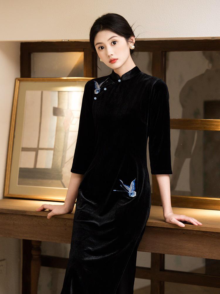 Bei Zhi Yun Retro Velvet Mid-Sleeve Cheongsam - Autumn 2025, Black, Comfortable