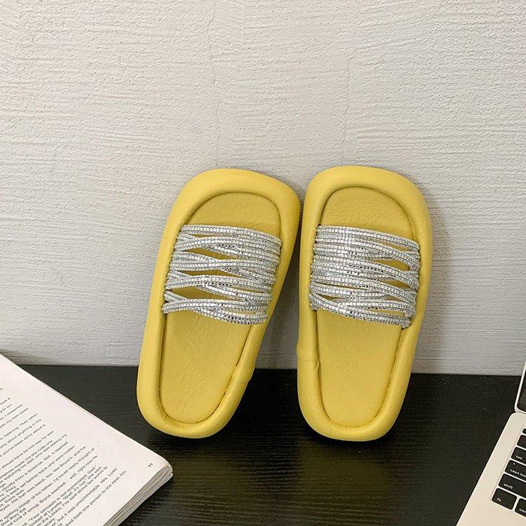 

European Station star rhinestone thick-soled slippers women s 2025 summer new height-increasing outer wear versatile and cool slippers 35