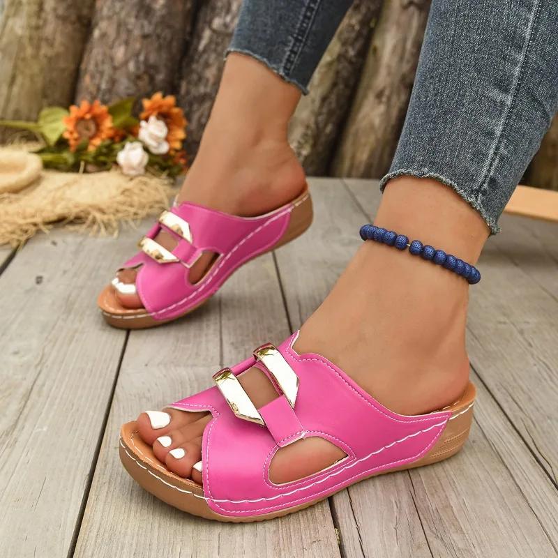 Plus Size 2025 Outdoor Women’s Casual Slippers Metal Decoration Round Toe Hot Sale Wedges Sandals for Comfortable Daily Slippers