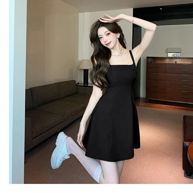 French green suspender skirt women's summer dress high-end Hepburn style square neck dress, thin and fluffy A-shaped umbrella skirt