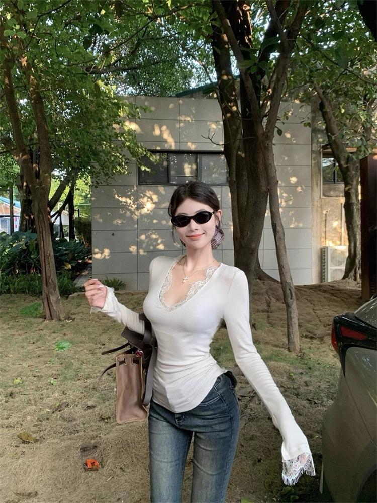 Lace V-Neck Slim-Fit Women's Long-Sleeve T-Shirt for Spring-Autumn, Sexy Hot Girl Style