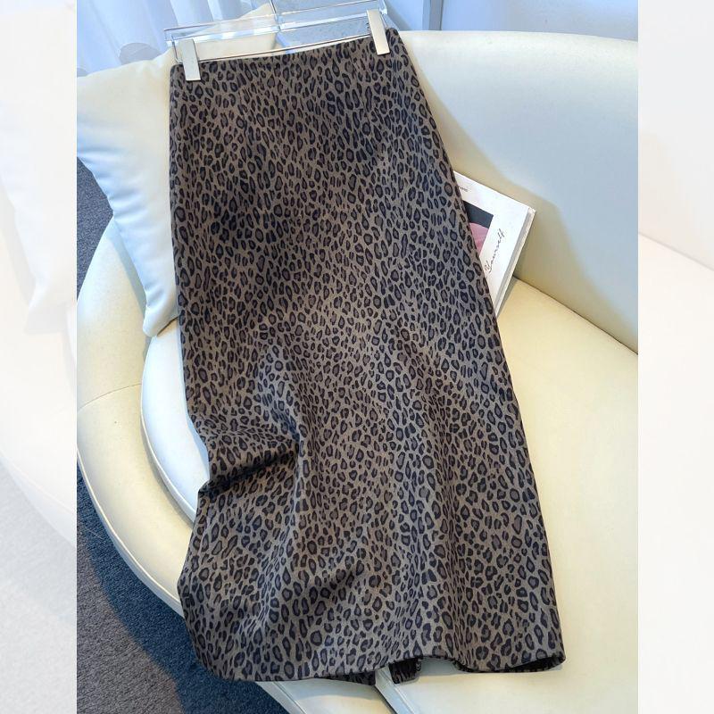 2025 Trendy Women's Leopard Print Wool-Blend A-Line Skirt - High Waist, Slimming Fit for Autumn/Winter