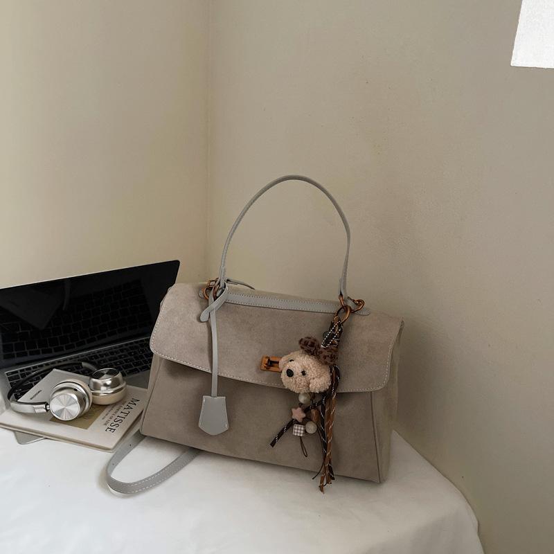 Premium Commuter Retro Matte Messenger Bag 2025 Autumn and Winter New Women's Shoulder Underarm Bag Portable Tote Bag