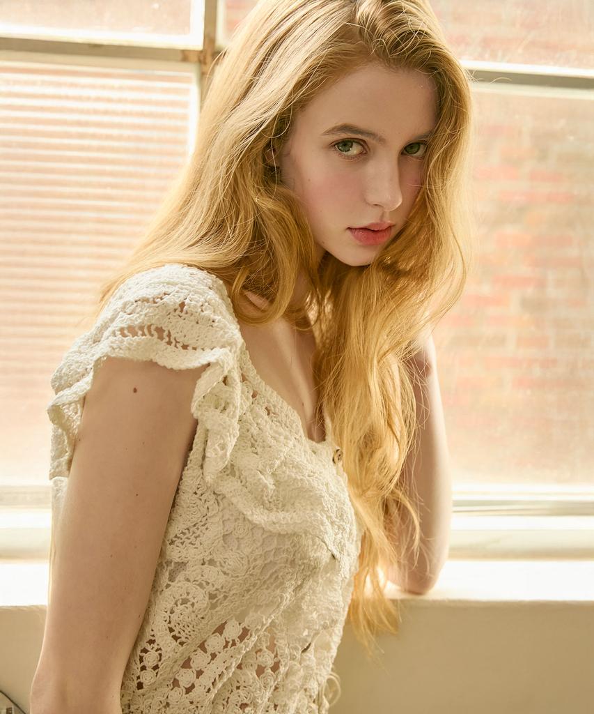 VIKINI VENDER Dillys Crochet Button Sleeveless Top - White