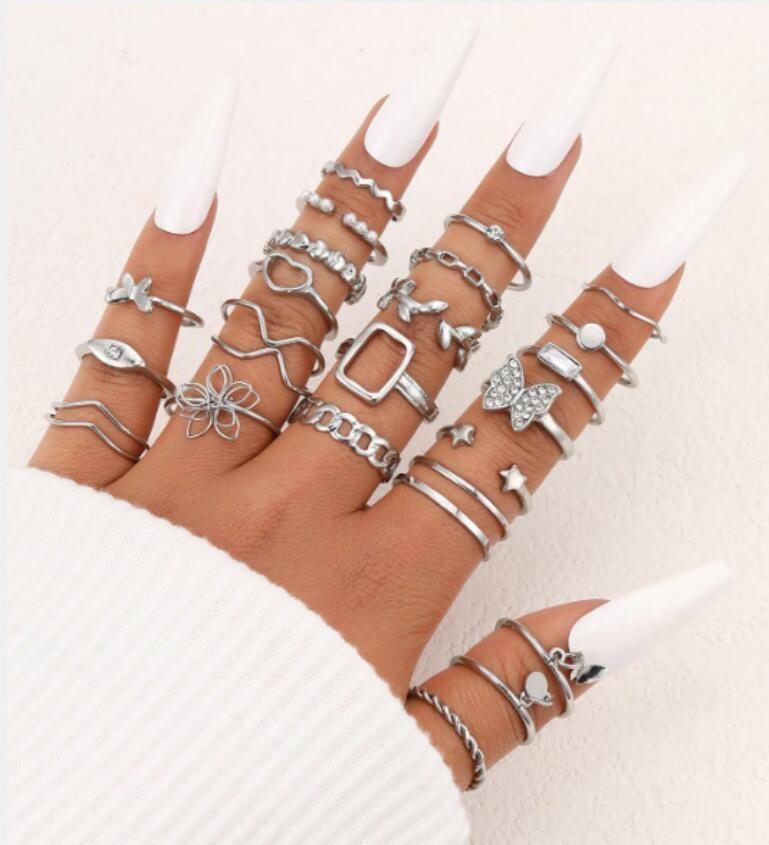 Set di 12 Anelli a Forma di Cuore Colore Oro per Donna Moda Zirconia Cubica Stella Geometrici Anelli da Dito Femminili Semplici alla Moda Gioielli Regali