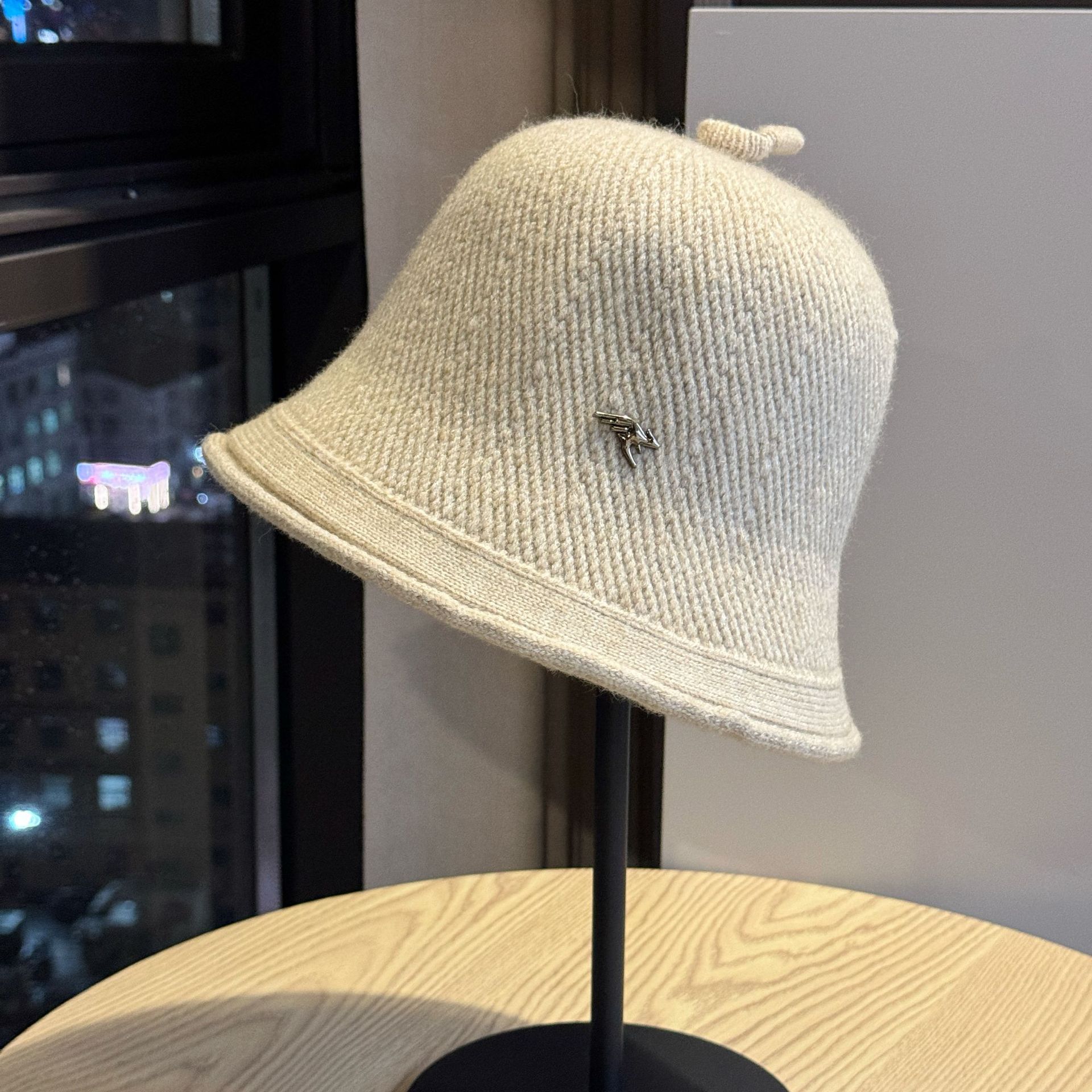 

Осень и Зима Универсальная Большая Окружность Головы Необычная Шляпа-Ведро Корейский Стиль Маленькая Шерстяная Шляпа, Подчеркивающая Лицо Adjustable