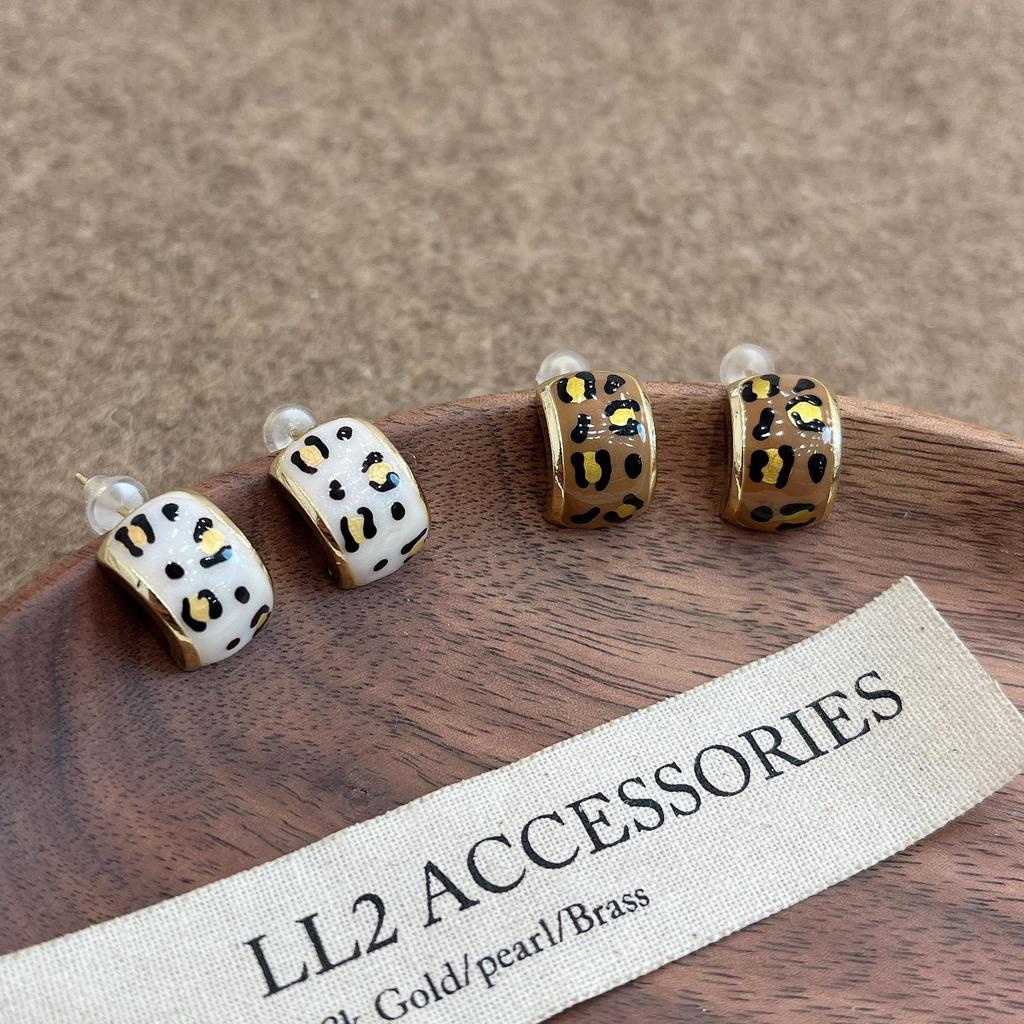 Retro Leopard Print Coffee Earrings for Women - Autumn/Winter 2024, Versatile & Chic