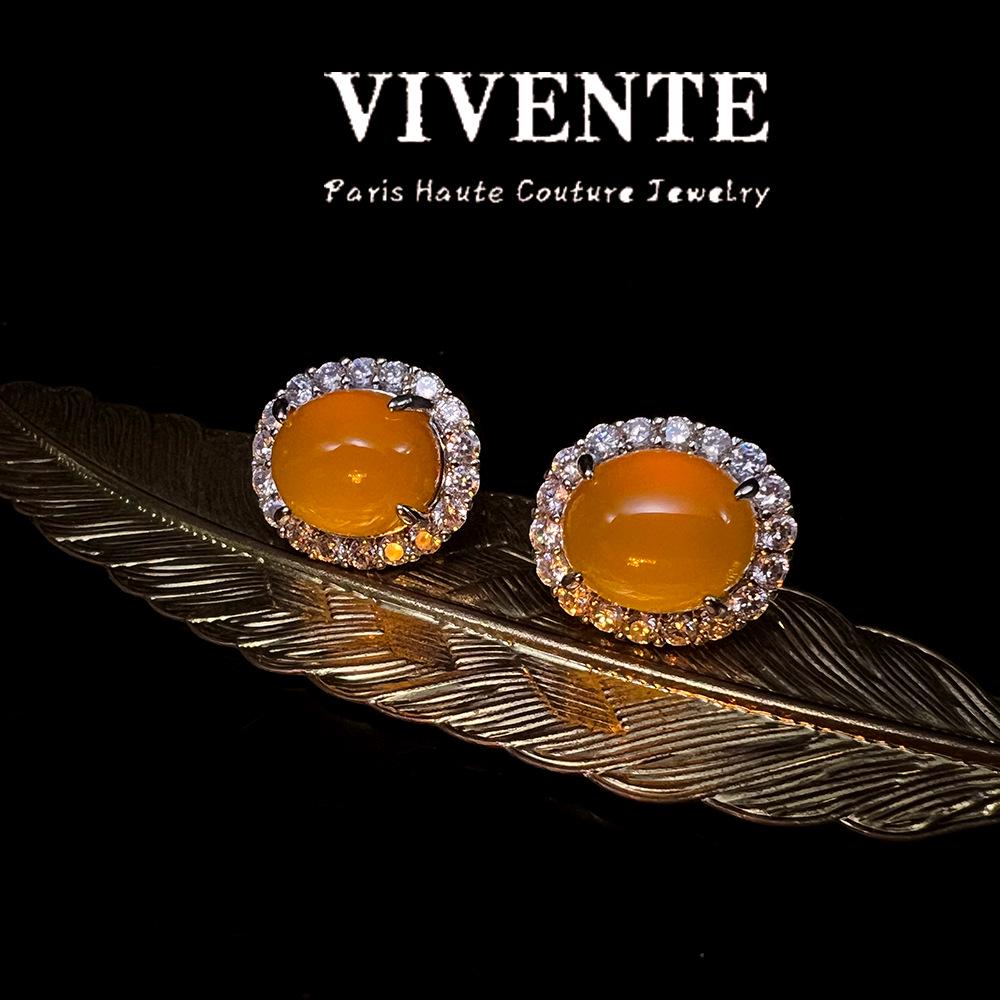 Exquisite S925 Gold-Plated Chalcedony Moonstone Stud Earrings