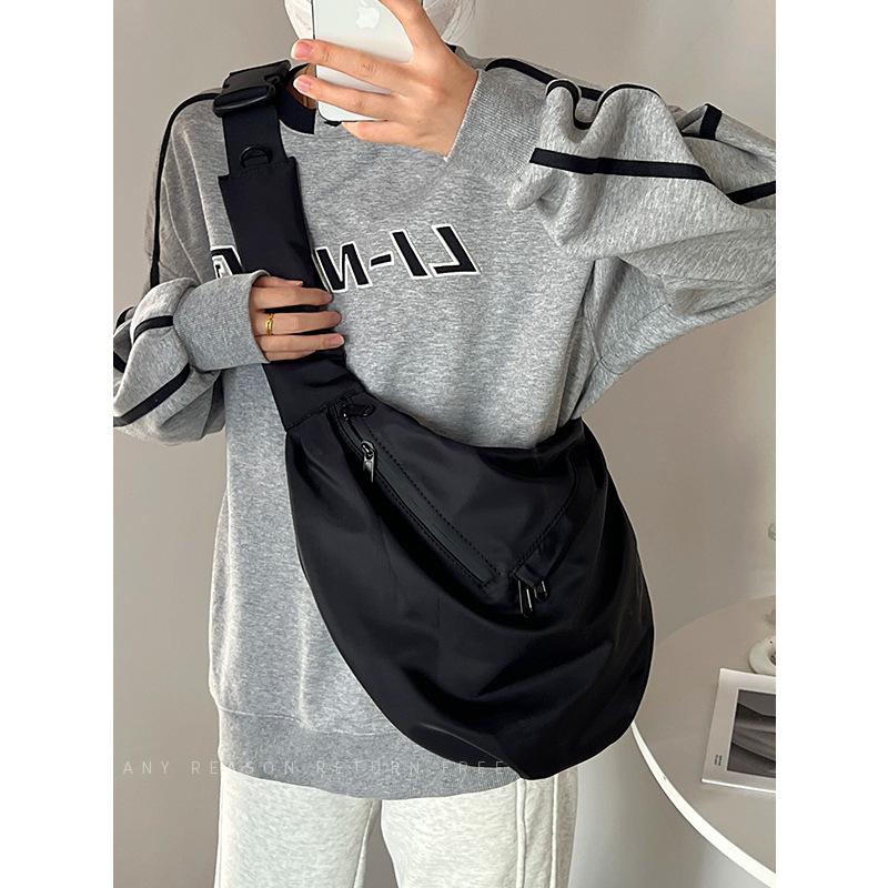 

Японская модная сумка-пельмень с широким плечевым ремнем, сумка через плечо, мужская сумка из ткани Оксфорд, большая вместительная холщовая сумка, женская черная большая сумка чёрный