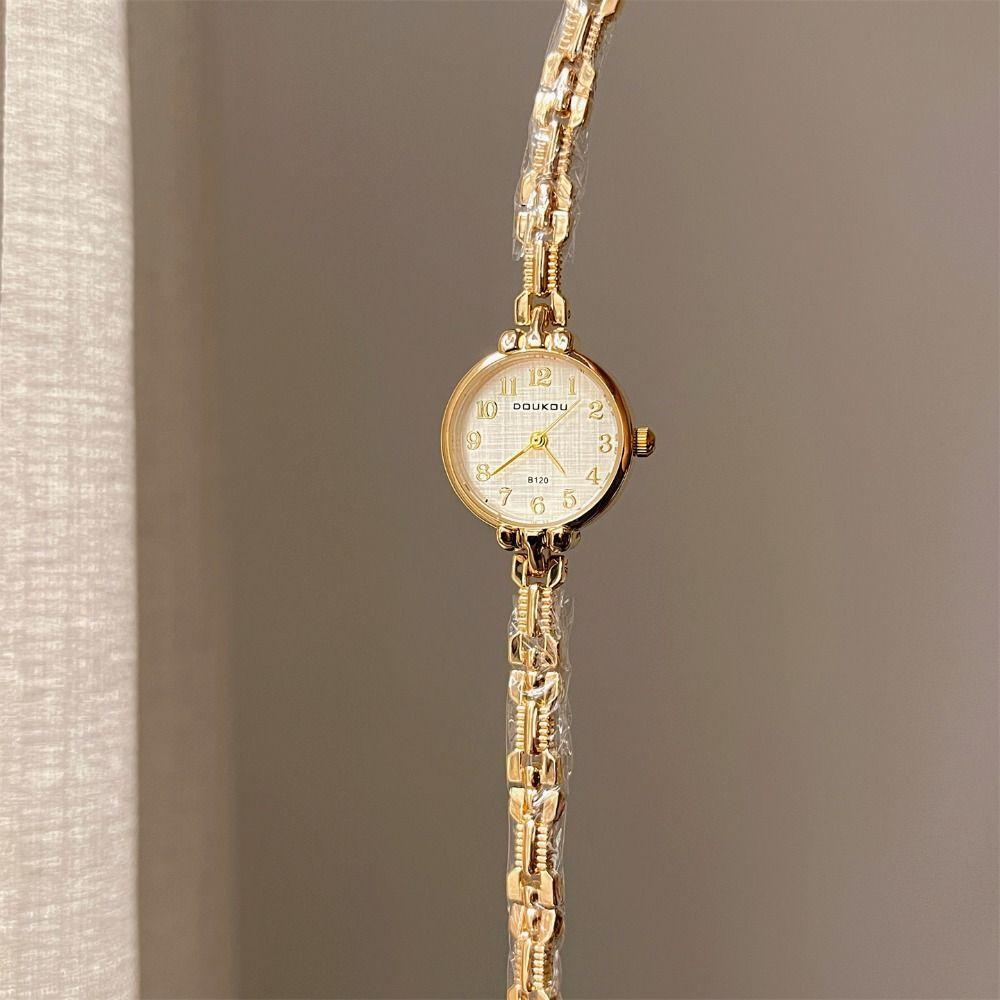 Bracelet Strap Quartz Watch Elegant Ladies Watch New Bracelet Watch for Women