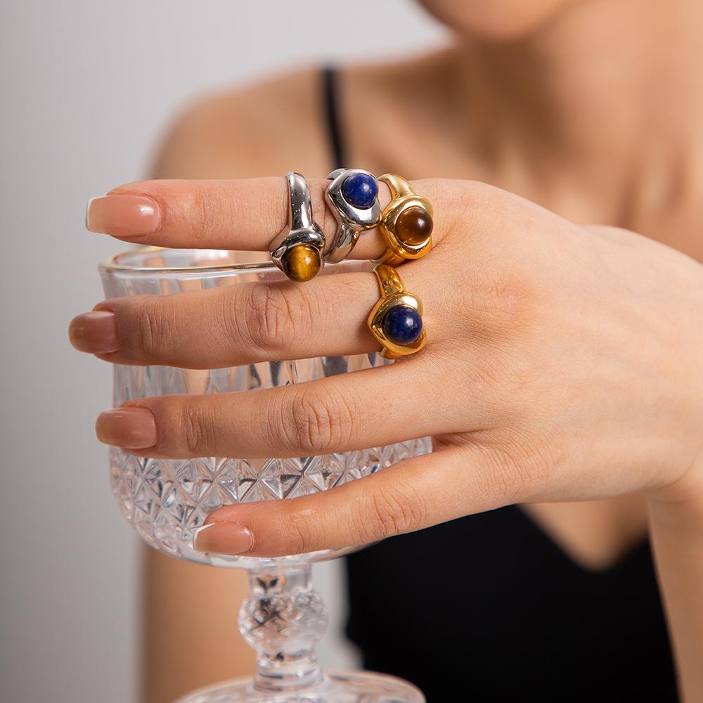 18K Gold-Plated Stainless Steel Heart Ring with Tiger's Eye Gemstone