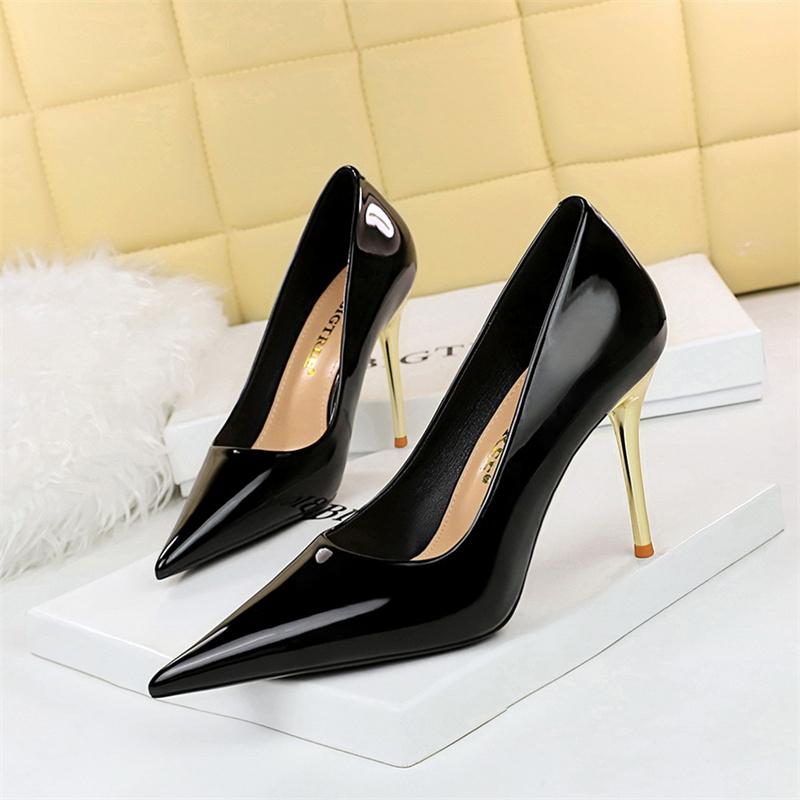 Woman Stylish Simple Metal Heels Pumps Pointed Toe Shiny Patent Leather High Heels Shoes Occupation Office Shoes Stiletto