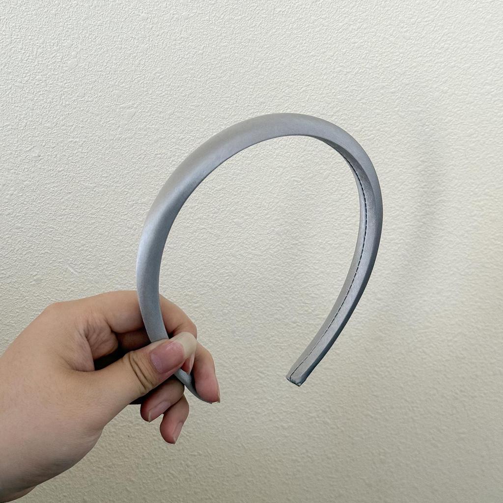 Versatile Satin Thin-Edged Anti-Slip Headband for Women - High-End, Everyday Wear, Face Washing Hair Clip.