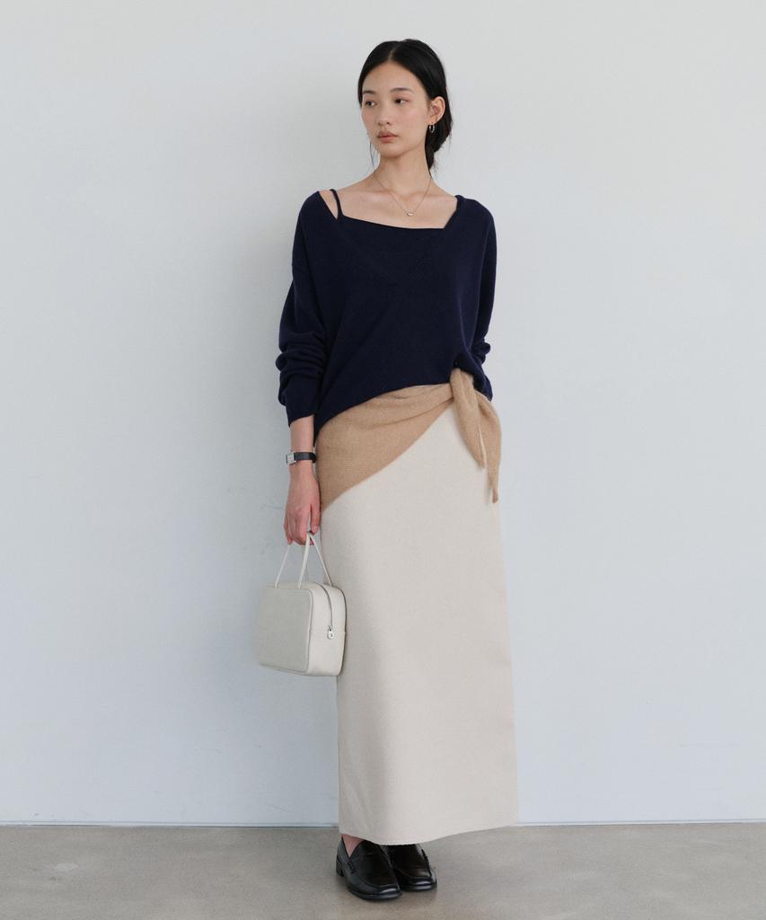 Yulago Yak Wool V-Neck Knit