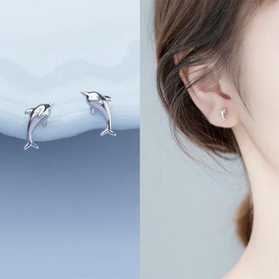 Orecchini a forma di delfino in argento sterling per donna - Eleganti, Piccoli e Versatili.