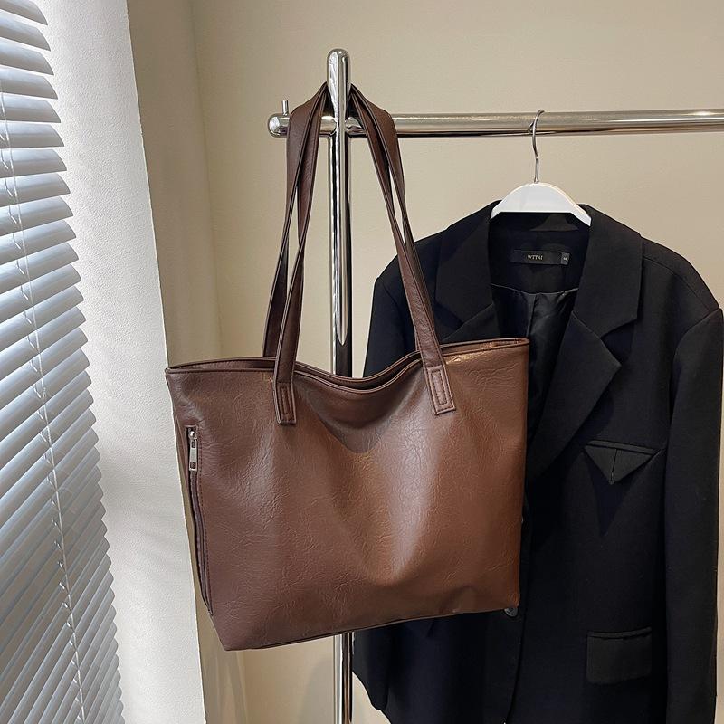 

Повседневная наплечная сумка женская 2025 новая оригинальная работа и класс сумка из мягкой кожи большая вместимость простая сумка-тоут большая сумка