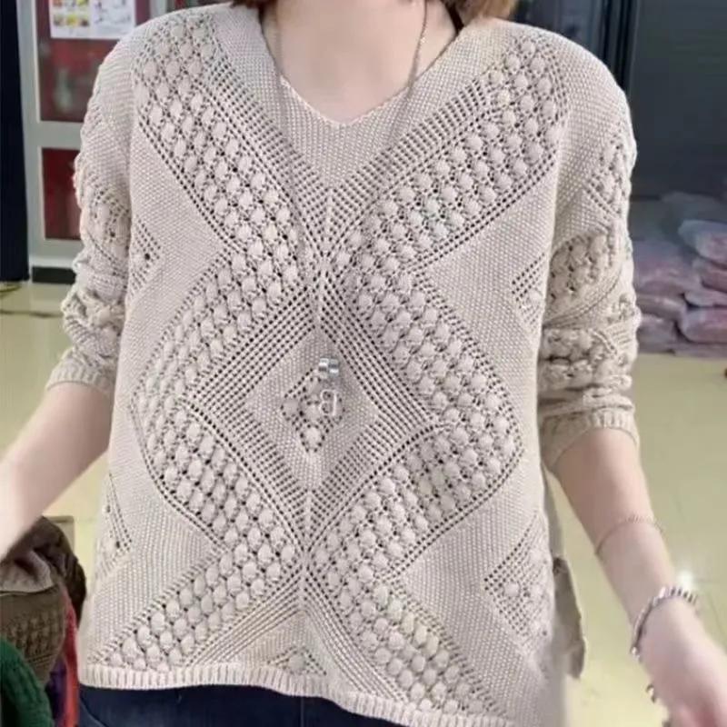 Women's Long Sleeved V-neck Knitted Sweater Loose Korean Fashion Hollow Out Knitted Sweater Top