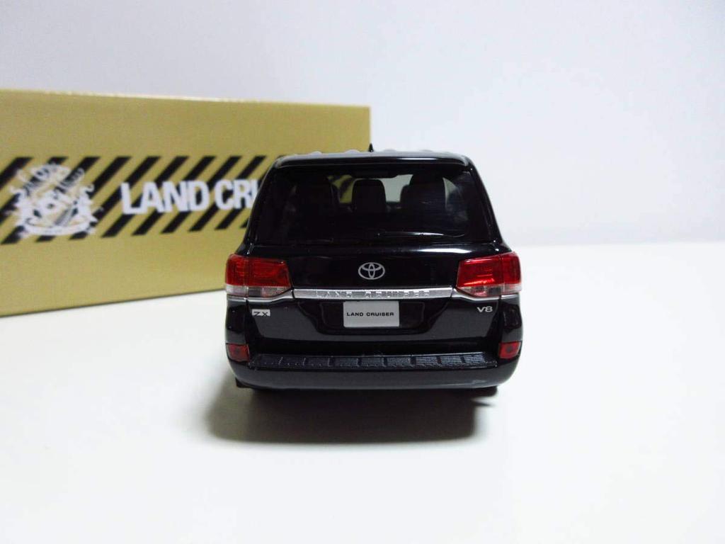 Toyota New Land Cruiser 200 Land Cruiser Color Sample for Miniature Attitude Black Mica 1/30 (Not Sale) Car,