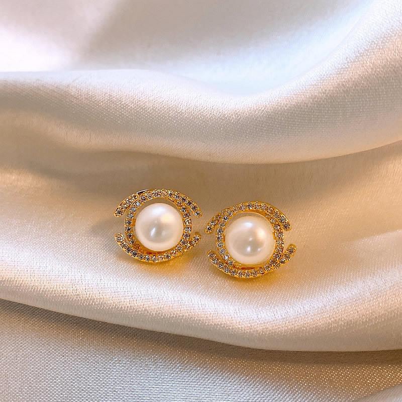 Pearl stud earrings fashion double C-shaped design earrings French light luxury versatile earrings
