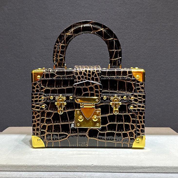 A High-end, Light Luxury, Niche Crocodile and Snake Pattern Small Box Bag with A Shoulder and Hand