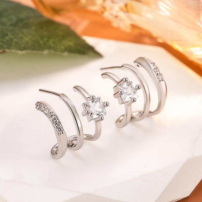 Trendy CZ Claw-Shape Stud Earrings for Women Minimalist Versatile Ear Piercing Accessories Fashion Dating Jewelry Wholesale
