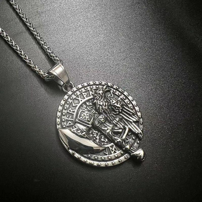 Vysoko kvalitný štít Viking Warrior Axe Shield Titánový oceľový prívesok pre mužov Náhrdelník z nehrdzavejúcej ocele Strieborné šperky Hip Hop Street