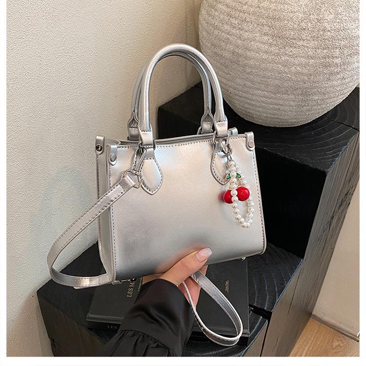 

Премиальная женственность маленькая квадратная сумка весна и лето новая мода универсальная сумка через плечо сумка-мессенджер тренд серебряный