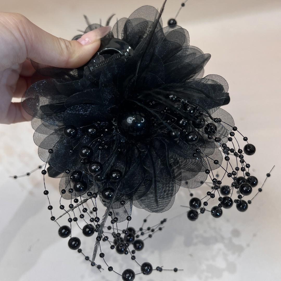 

2024 Осень/Зима Двойной пион с кисточками и бусинами Заколка-акула для волос - Универсальный аксессуар для прически в стиле Y2K