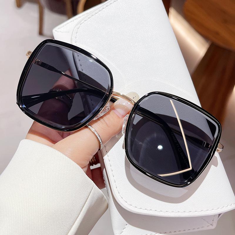 Luxury Square Sunglasses Men Women Unisex Brand Designer Gradient Oversize Sun Glasses Popular Outdoor Travel Driving Goggles