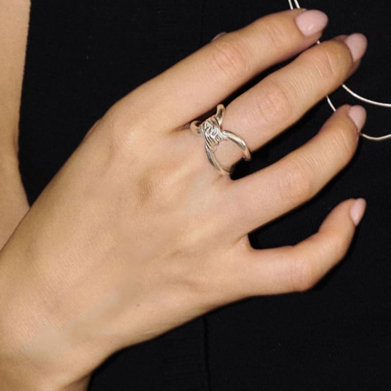 SULTANA Loop silhouette ring