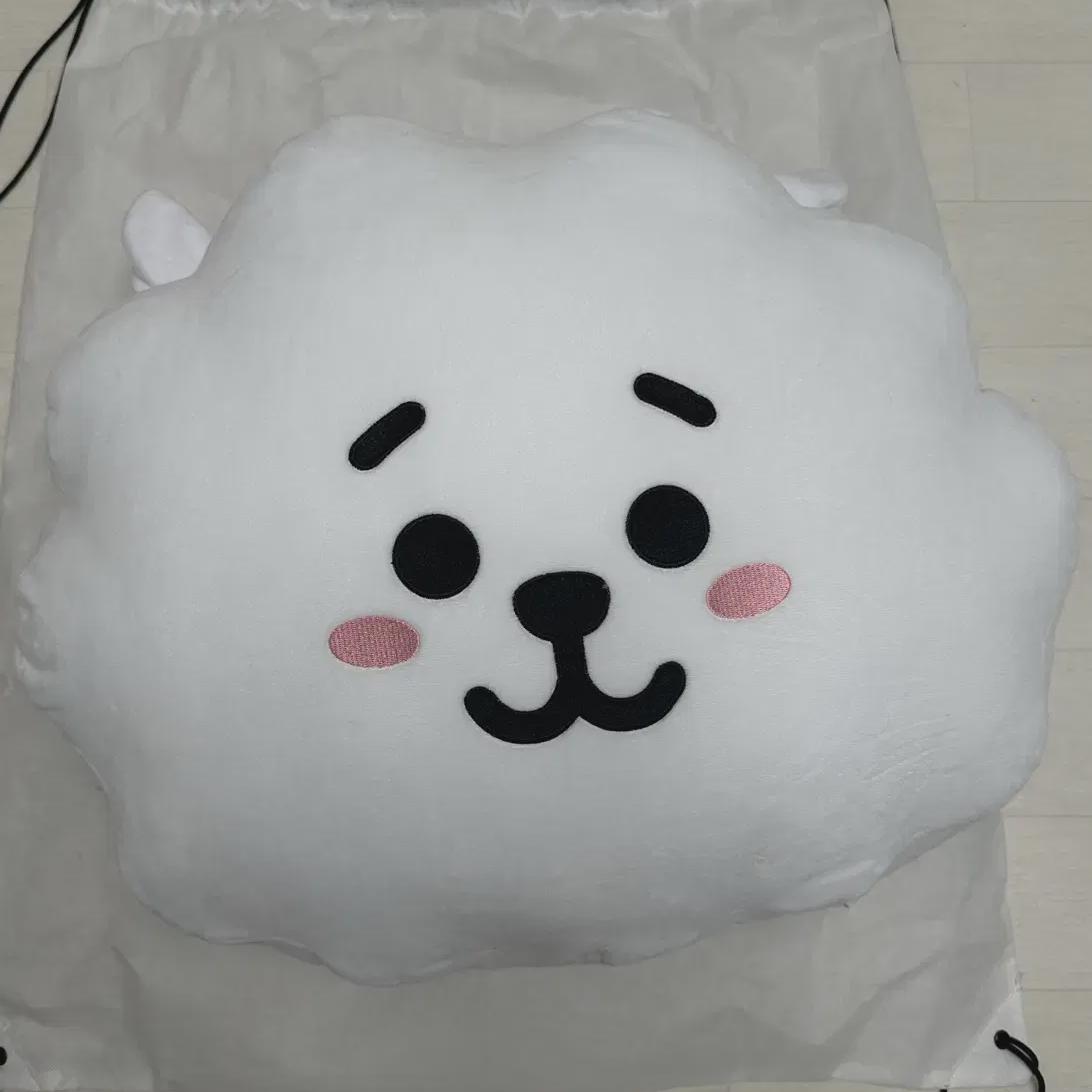 

BTS Подушка для лица Bt21 Rj 42 см (снято с производства Редкая распродажа