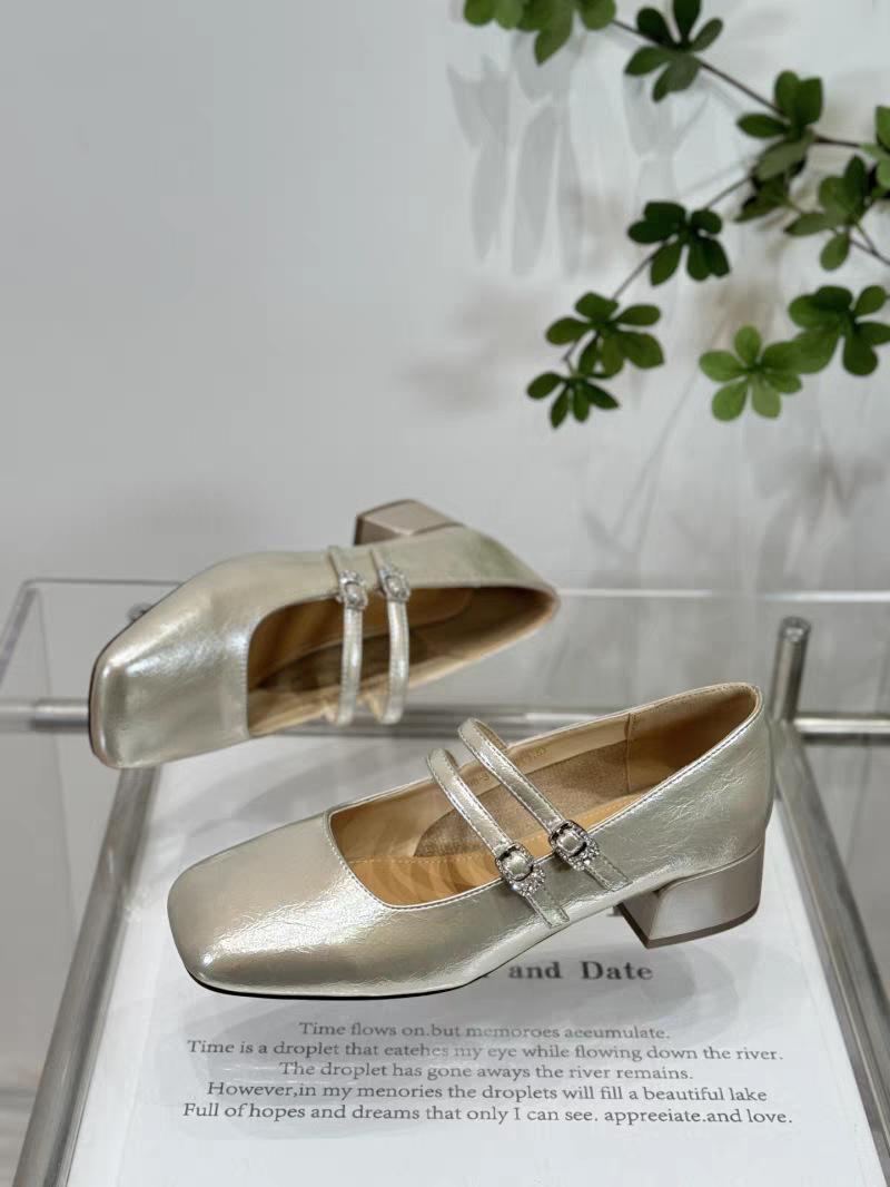

Xiaoxiangfeng light mouth double buckle with Mary Jane shoes women s 2025 autumn new fashion silver with skirt thick heel single shoes 40 шампанського
