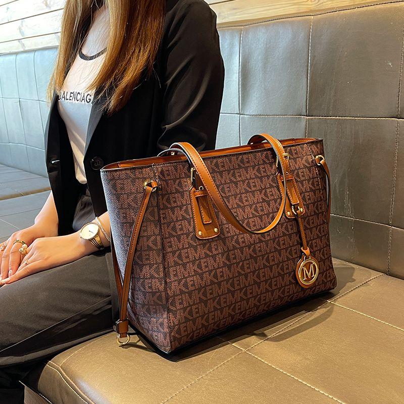 

Satchel Genuine Leather Fashion Classy Sentong Big Bag Brown(Collection of gift scarves])