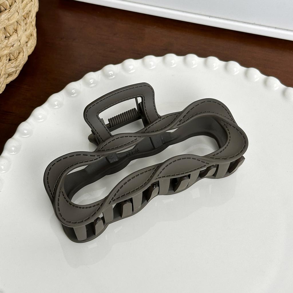 Modern Hair Square Claw Clip For Women Crafted From Highquality Resin In Various Hues