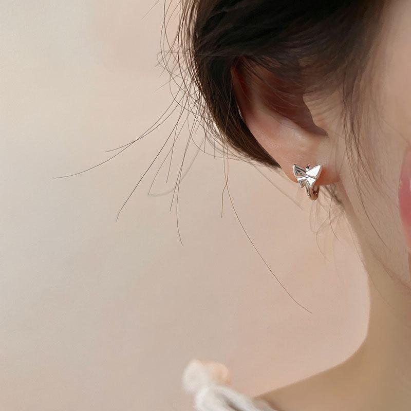 Light Luxury Feeling Super Fairy Butterfly Ear Button Temperament Niche Atmosphere Literary and Elegant Earrings for Women