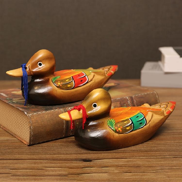 Set of 2 Wooden Mandarin Duck Couple Sculptures Decorative Animal Figurines For Engagement Gift And Table Shelf Display