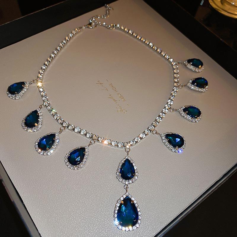 Blauer Edelstein Diamantbesetzte Ohrringe & Halskette Set - Silbernadel, Französischer Luxus Hofstil Schlüsselbeinkette