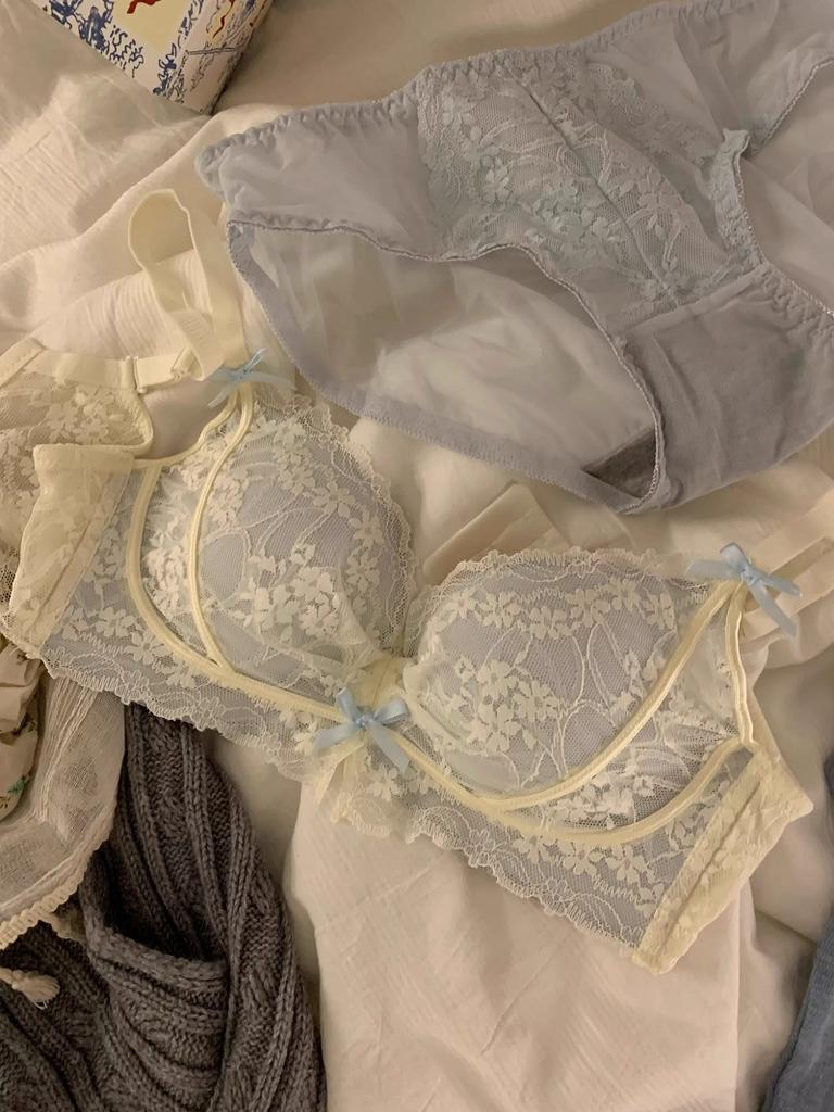 Sexy Lace Underwear Women's Small Breasts Gather and Show Large Breasts, Anti-sagging Pure Desire Wind French No Steel Ring Bra