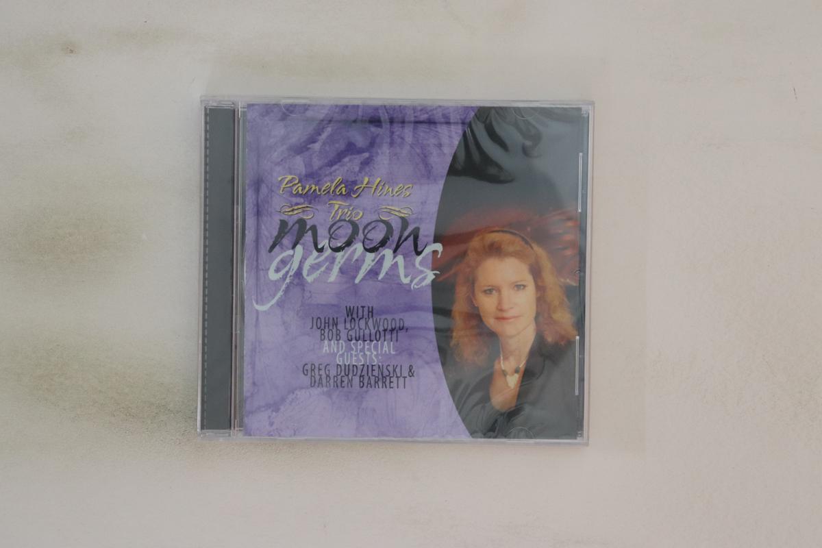

CD PAMELA HINES TRIO Moon Germs SR10122 SPICE RACK 2010 US Jazz Used