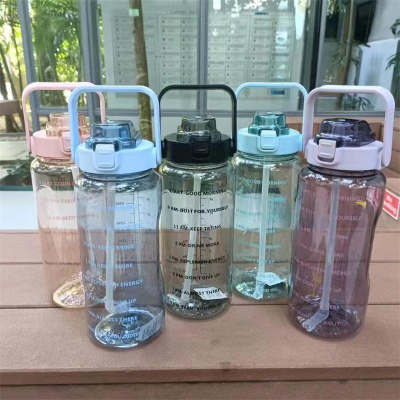 Elegant And Simple 2l Pc Material Water Bottle With Straw Perfect For Hydration On-the-go
