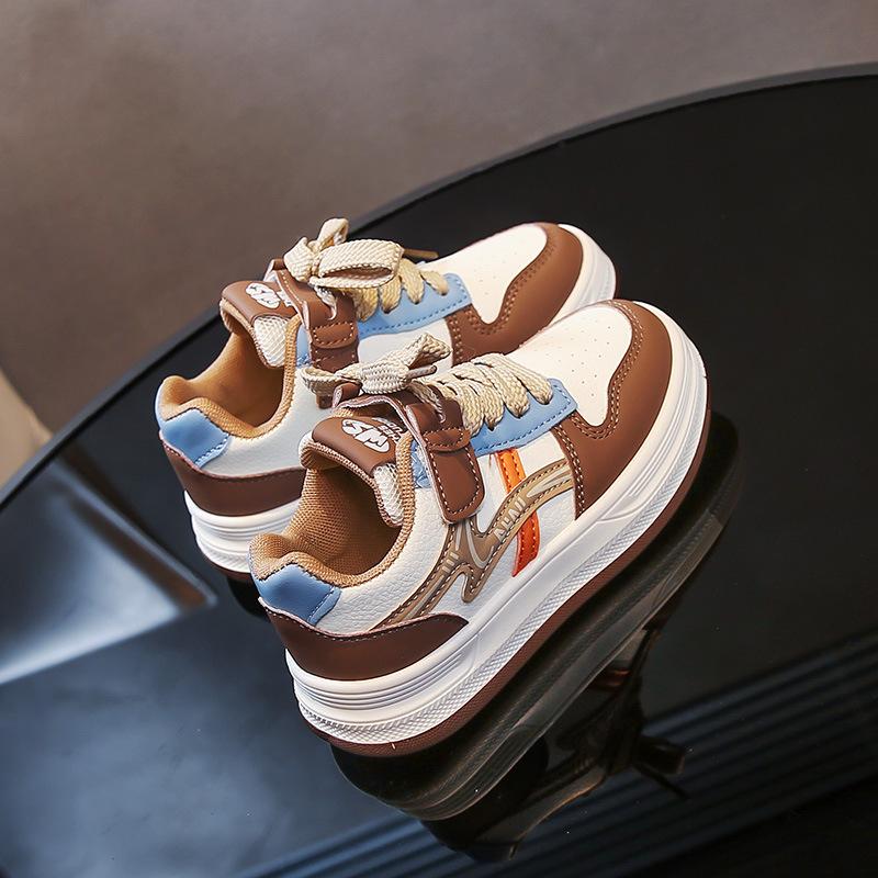

Children s shoes Boys low-top board shoes 2025 spring and autumn new sports shoes Middle and older boys leather waterproof classmates 31 [Inner Length 19.5CM]