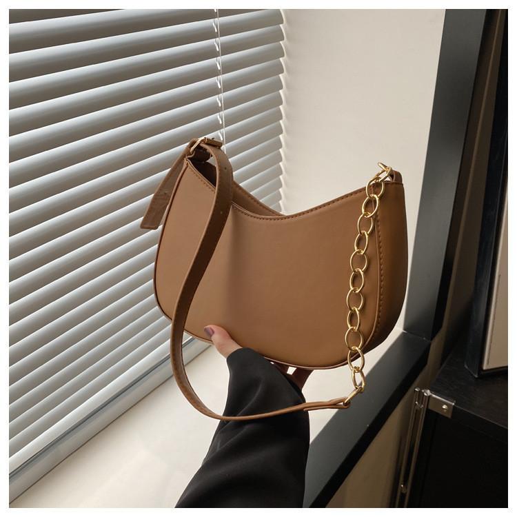 

Retro Vintage Spring 2024 Chain Shoulder Bag Urban Minimalist Style Black White Coffee Brown коричневий