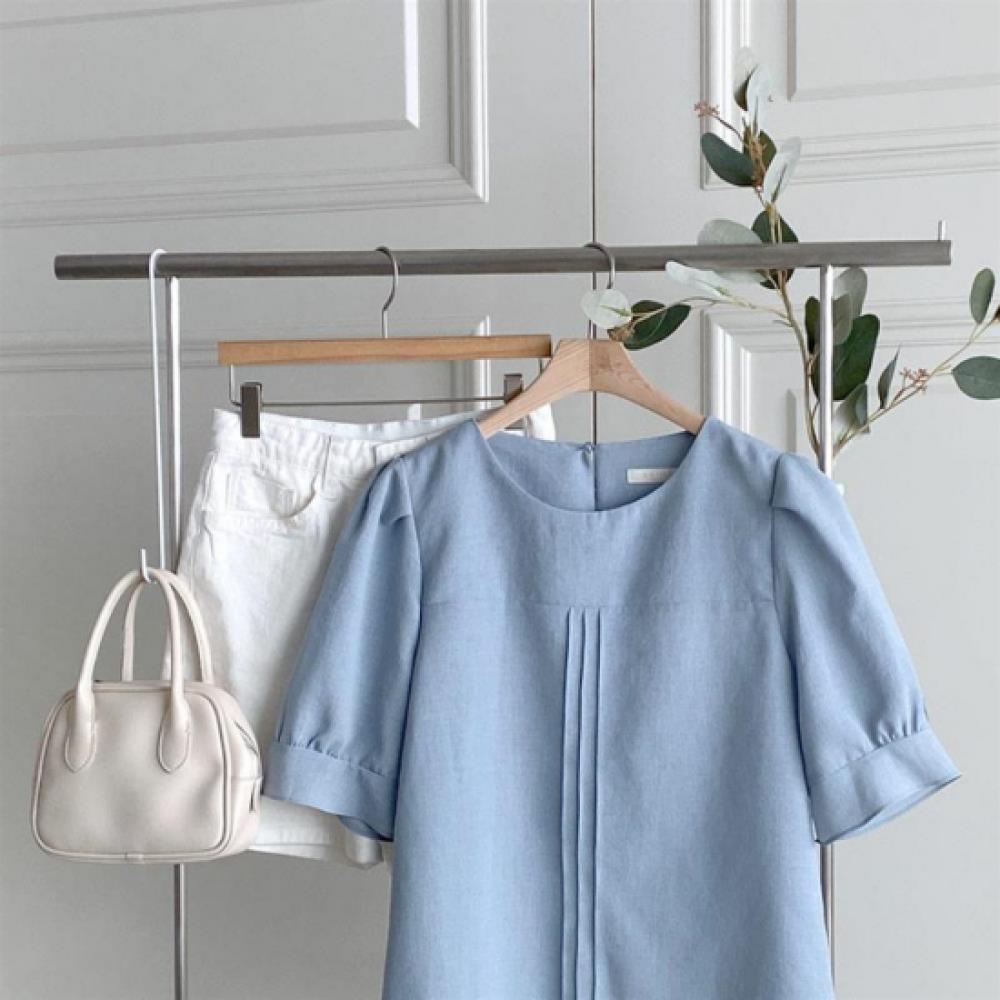 New Arrivals Open Run Women Pintuck Round Neck Short Sleeve Top