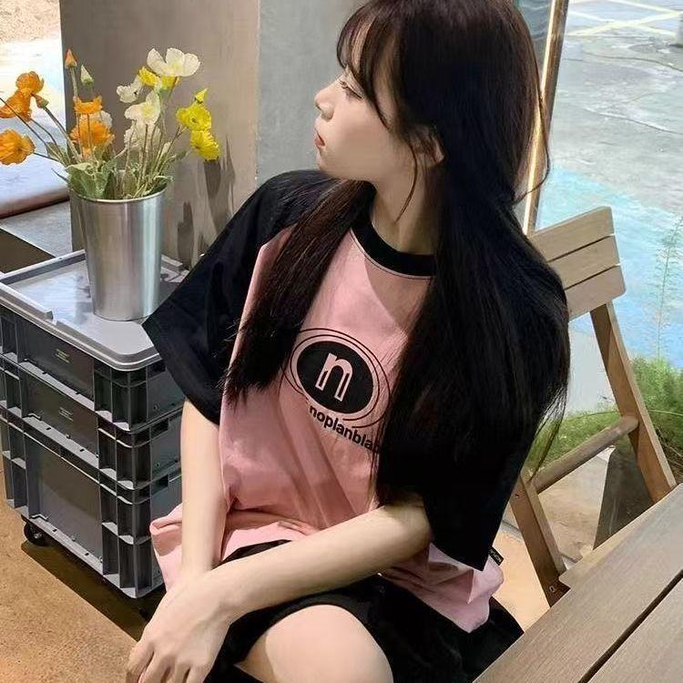 Women's short-sleeved T-shirt, fashionable Korean style top, soft, breathable and comfortable, stylish and versatile, street style top.